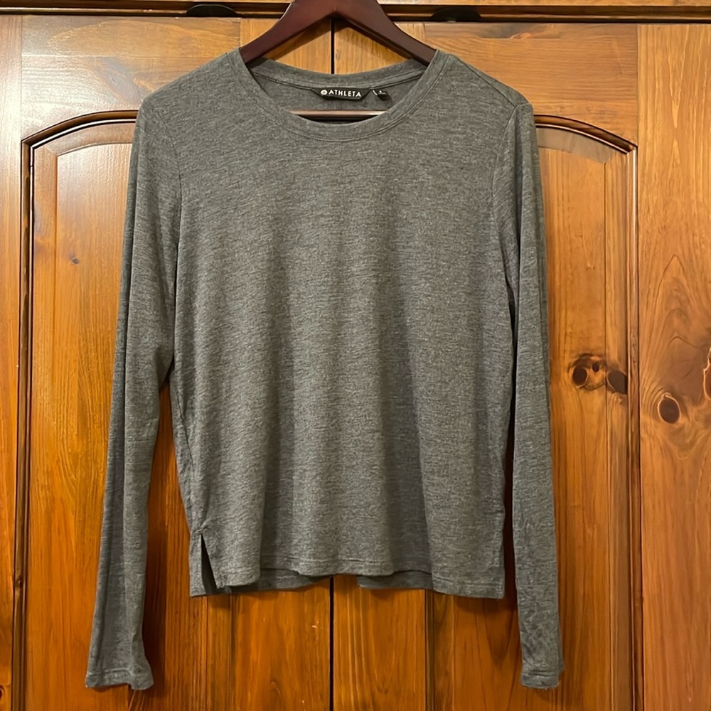 ATHLETA THREADLIGHT LONG SLEEVE RELAXED SIDE SLIT long sleeve, Small - Picture 4 of 8